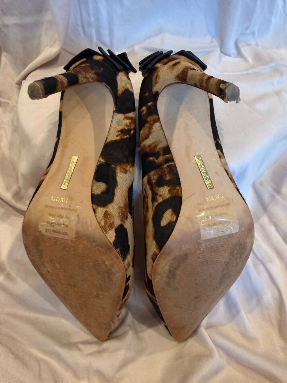 Louise Et Cie-Brown Black & Tan Animal Print Calf Hair Bow Heels. Size 7.5 - Picture 3 of 3
